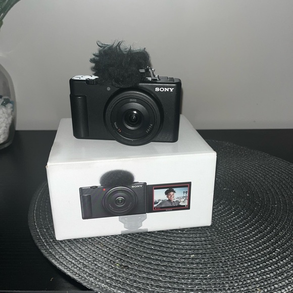 Sony Other - Sold!!!! Sold!!!! Sony ZV-1F Vlogging Camera